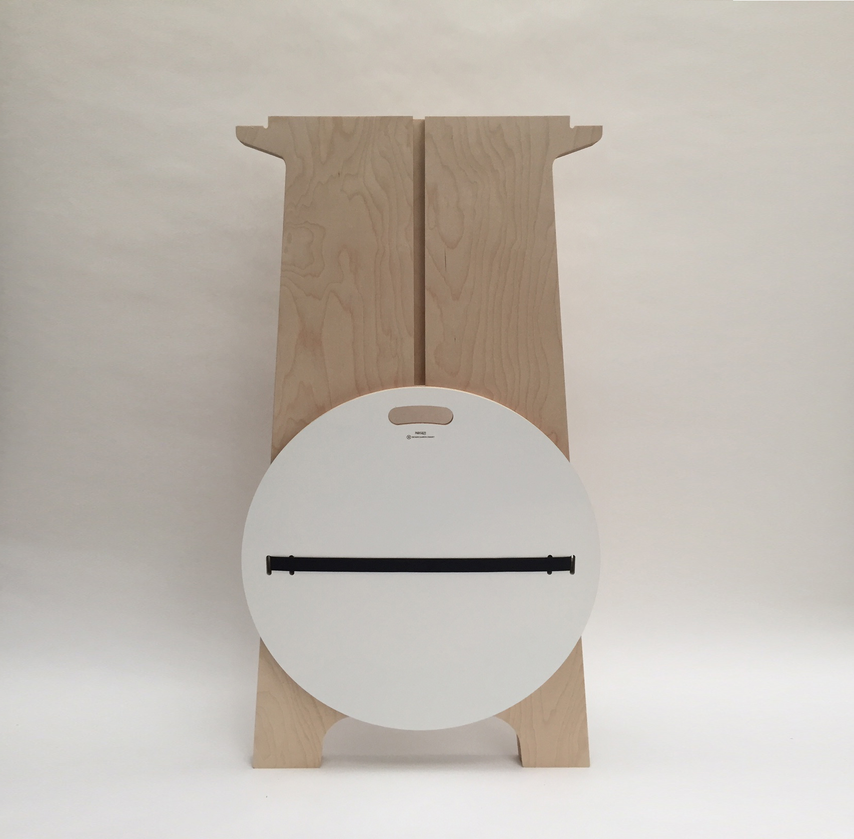 Mange-debout et son tabouret